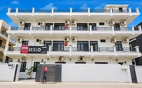Super Hotel O Shimla Bypass Road Isbt Dehradun Formerly Benison Guest House